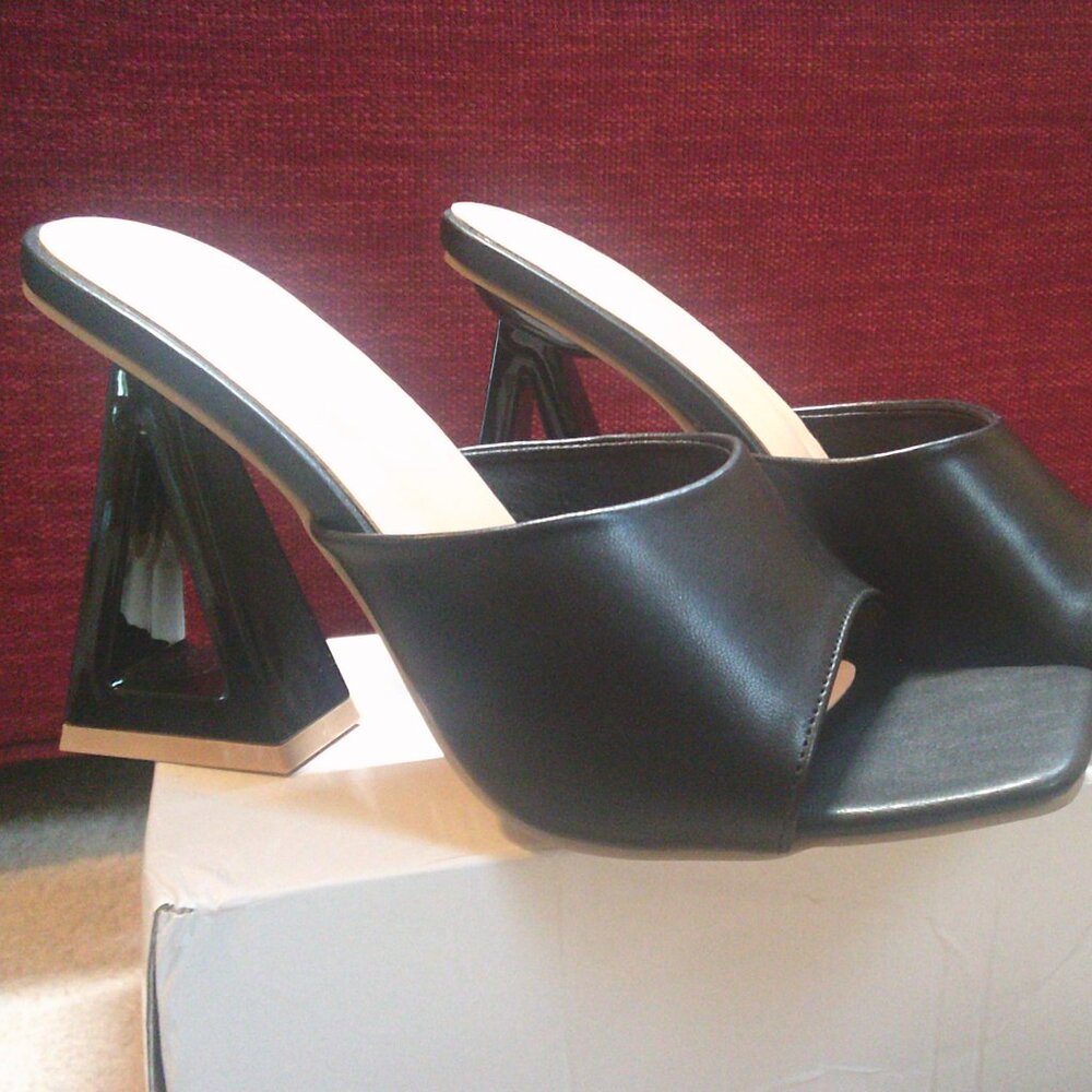 Women's Elegant Slip-on Open toe Black Sandals